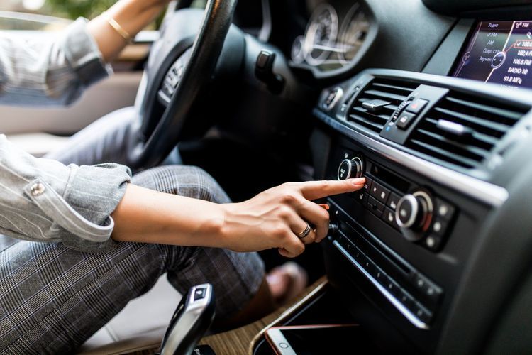 Apakah AC Mobil Mesti Dimatikan sebelum Mesin Dimatikan?