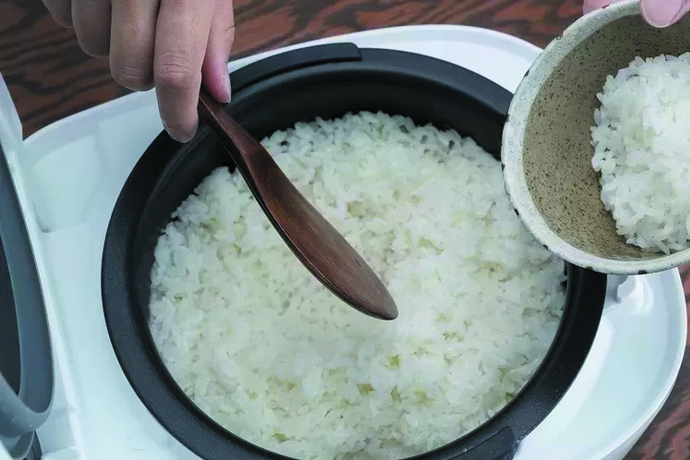 Bunda Wajib Tahu! 6 Tips Mudah agar Nasi di Rice Cooker Tak Gampang Basi