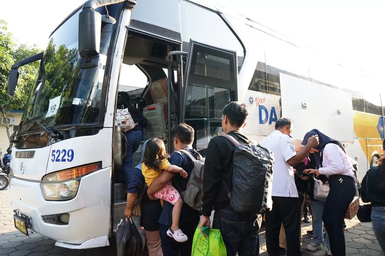 Pilihan Posisi Duduk di Bus yang Relatif Aman dari Kecelakaan